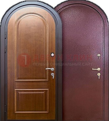 Железная арочная дверь с МДФ внутри ДА-14 в Ступино