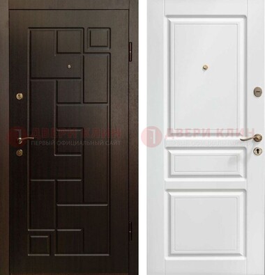 Входная дверь Коричневая металлическая филенчатая с белой МДФ внутри ДМ-241 в Ступино
