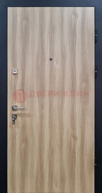 Светлая металлическая дверь с МДФ ДМ-340 в Ступино