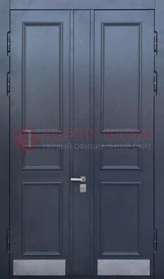 Черная двухстворчатая дверь для улицы с МДФ ДМ-535 в Ступино