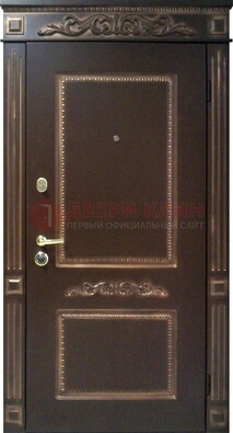 Входная дверь с массивом дуба в темном цвете ДМД-65 в Ступино
