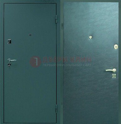 Зеленая стальная дверь с порошковым покрытием ДП-93 в Ступино