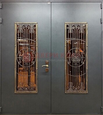Входная металлическая парадная дверь со стеклом и ковкой ДПР-81 в Ступино
