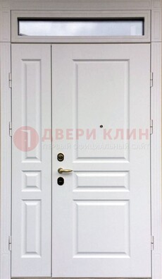 Белая двухстворчатая металлическая дверь со стеклом ДС-63 в Ступино