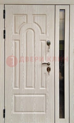 Белая металлическая дверь со стеклом ДС-68 в Ступино
