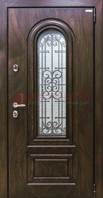 Темная филенчатая железная дверь со стеклом и ковкой ДСК-102 в Ступино