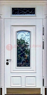 Металлическая дверь со стеклом и ковкой в белом цвете ДСК-148 в Ступино