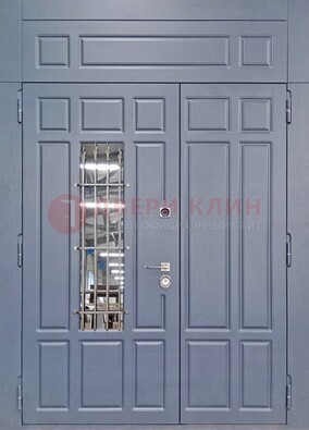 Серая двухстворчатая дверь Винорит со стеклом и ковкой ДСК-234 RAL 7024 в Ступино