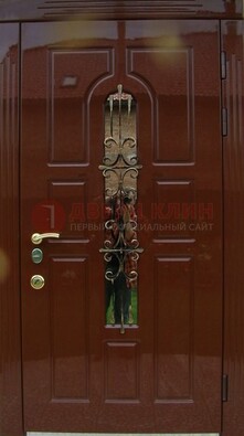 Красивая металлическая дверь со стеклом и ковкой ДСК-33 в Ступино