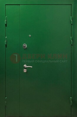 Зеленая распашная тамбурная дверь Порошок ДТМ-47 в Ступино