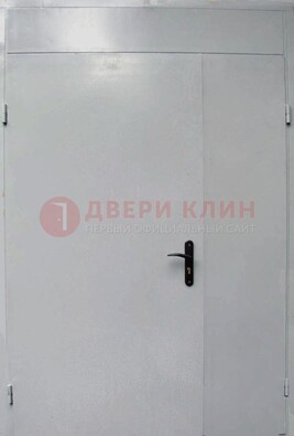 Белая металлическая тамбурная дверь ДТМ-5 в Ступино
