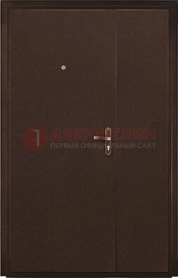Коричневая входная металлическая тамбурная дверь ДТМ-9 в Ступино