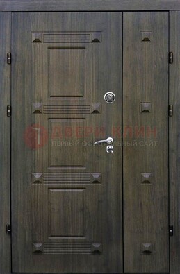 Железная двухстворчатая филенчатая дверь с виноритом ДВТ-143 в Ступино
