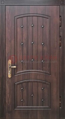 Коричневая уличная дверь с виноритом для дома ДВТ-235 в Ступино