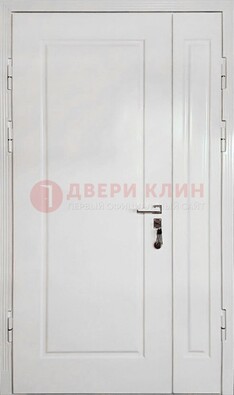 Полуторная металлическая дверь с МДФ в белом цвете ПЛ-24 в Ступино